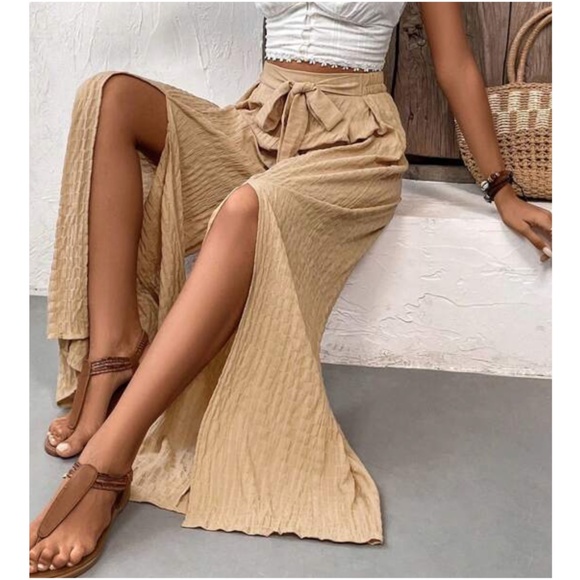 Solid Split Leg Hem Belted Wide Leg Palazzo Pants - Picture 3 of 6